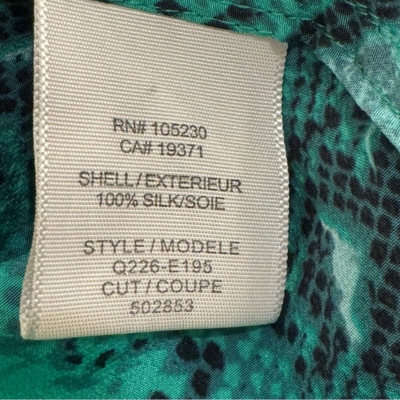 Equipment Silk Blouse Kelly Green Snake Print - Picture 14 of 14